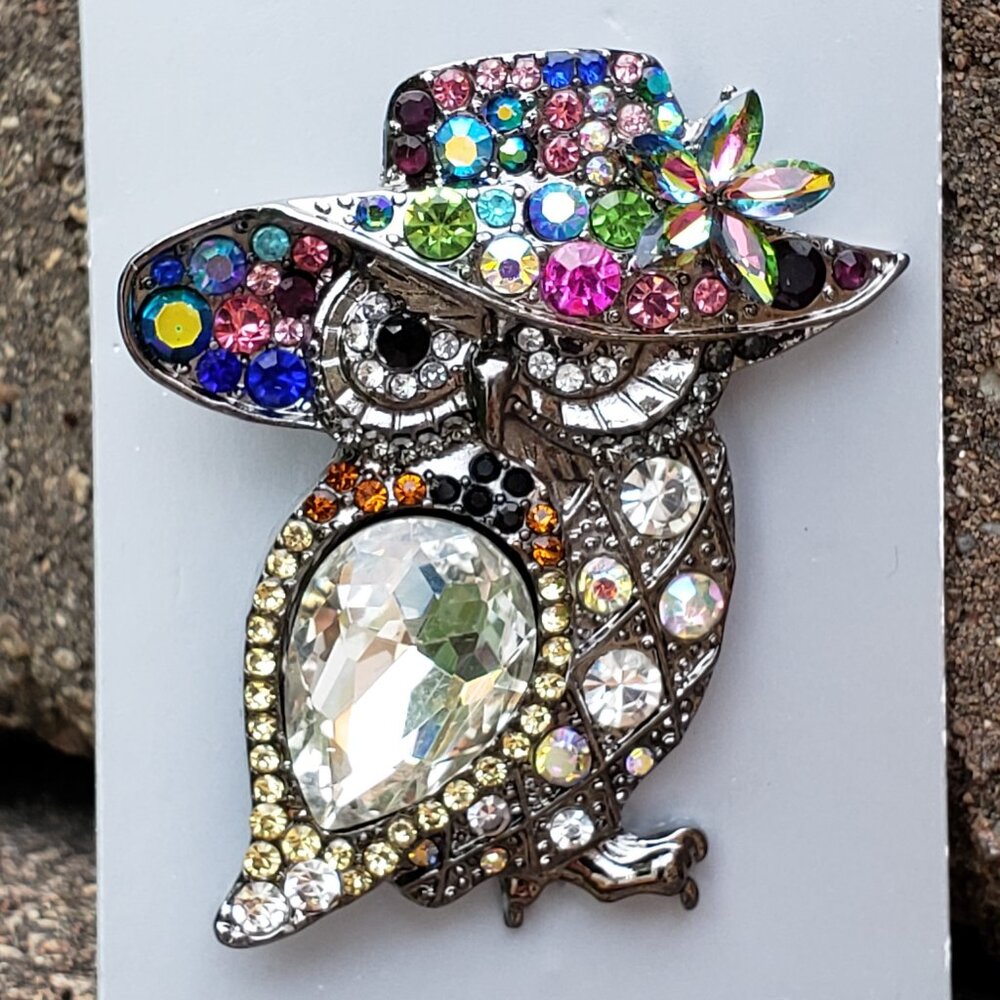 Metal Gallery Owl Multi-colored Rhinestone Brooch - NWT - Picture 4 of 8